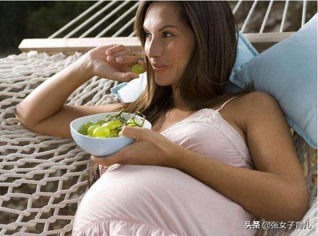 如果你怀孕了，最好少吃这2种水果，对胎儿和孕妈都不好