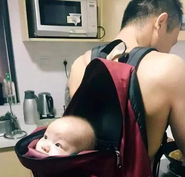 爸爸的带娃场面，宝妈看完不淡定，网友：孩子活着就行