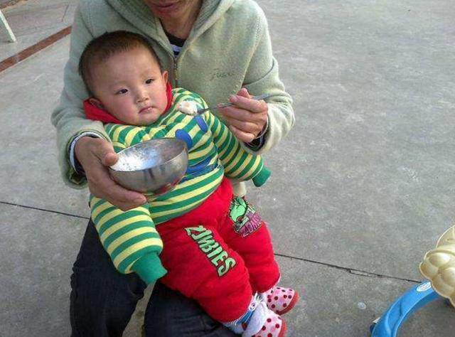 5岁孩子再难长高，可能终生1米1，妈妈痛哭，不该这么喂