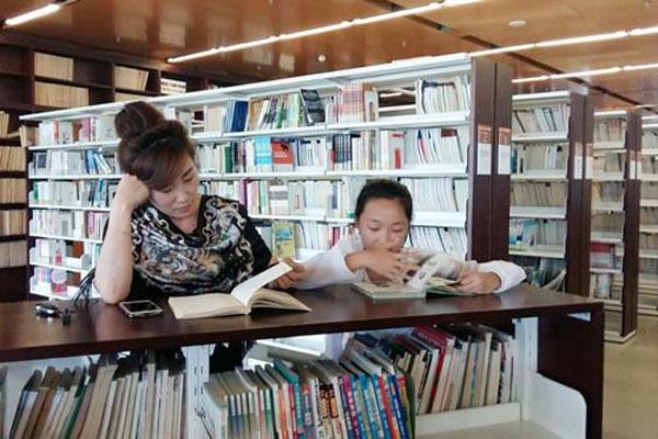 暑假别把孩子交给兴趣班，有三件事更重要，还省钱