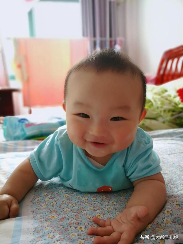 你的宝宝六个月了，学会了抗议的举动了吗？