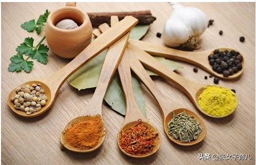 如果你怀孕了，胃口再差，也尽量少吃这5类食物，对胎儿发育不好