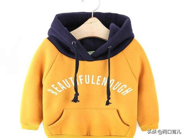 孩子穿衣有讲究,这4类衣服父母最好少买,避免给孩子带来伤害