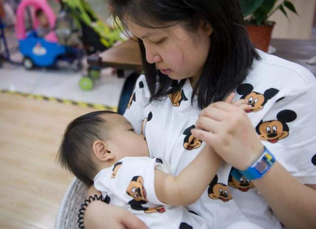 为什么越来越多新手妈妈不肯喂“母乳”？这3个原因，让人很无奈