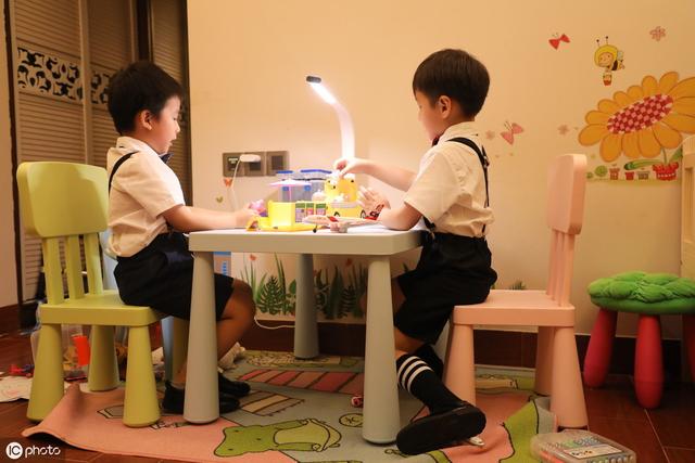 孩子出现这5种行为，说明没教养，做父母的一定要及时纠正