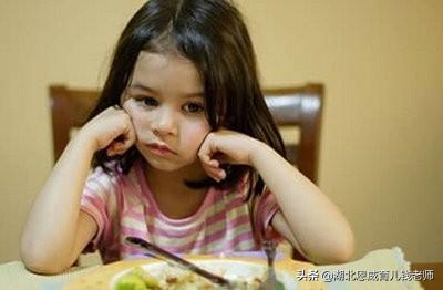 1岁女婴胃被撑破，差点丧命！医生呼吁：别再强行给孩子喂饭了