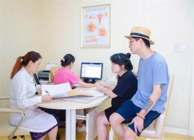 准宝妈产后42天做恢复检查，不料再次怀孕，医生怒斥丈夫无知