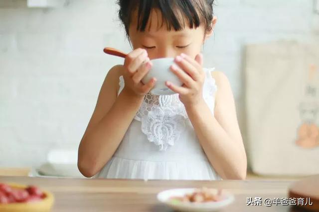 三伏天来了，掌握3个方法，赶走脾胃的寒湿，预防孩子受寒中暑