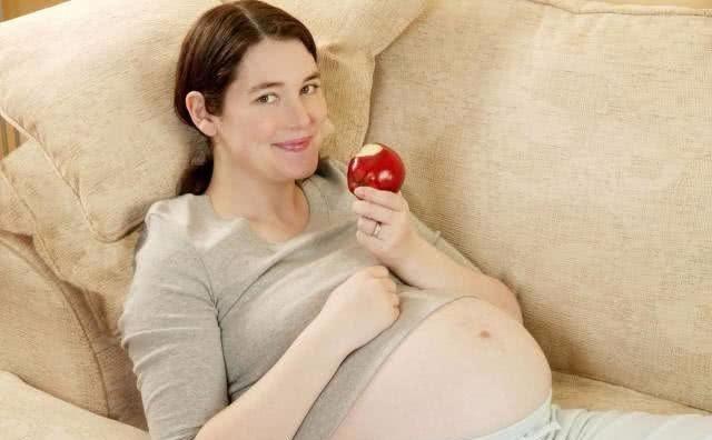 怀孕时，孕妈身体若有3个感觉，说明胎儿或许“很饥饿&quot;