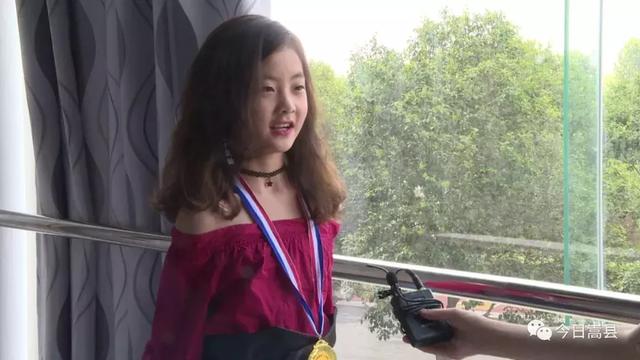 ?嵩县俩少年模特赛上夺金牌