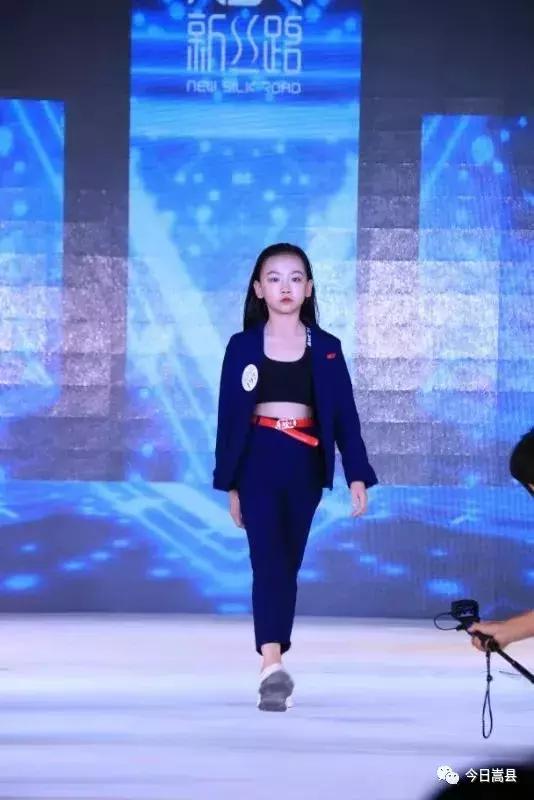 ?嵩县俩少年模特赛上夺金牌