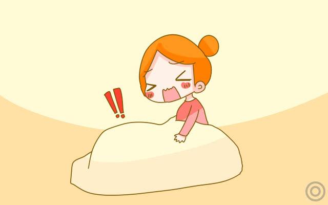 孕期晚上睡觉时，孕妈这个无意的举动很可能伤到胎宝，你知道吗？