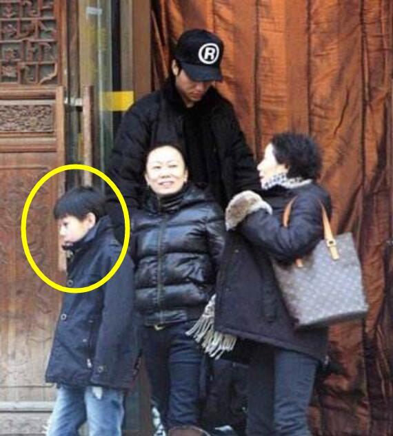陈坤晒17岁儿子近照,颜值输爸爸,绯闻女友也曾经是窦靖童的密友