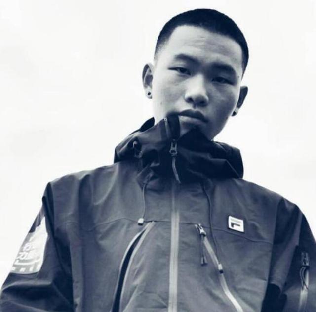 陈坤晒17岁儿子近照,颜值输爸爸,绯闻女友也曾经是窦靖童的密友
