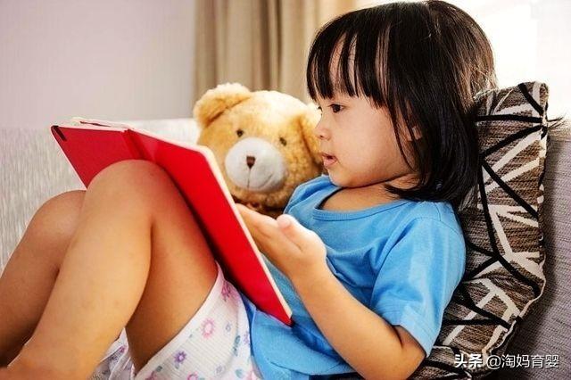 孩子拿到书就撕？和打骂比起来，父母更应该尊重这种行为