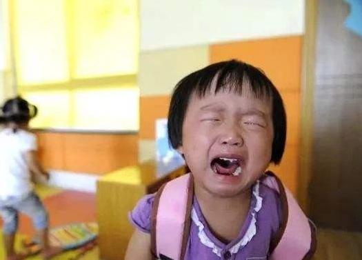 宝宝的罩衣被其他娃穿了，宝妈找老师提意见，但却被老师气到转园