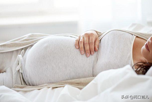 新生儿左右脸不对称，半个月还没长好，去医院检查后才知道原因