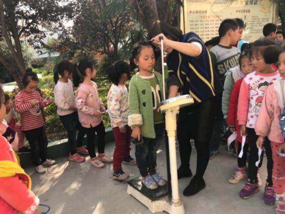 9岁就不长个子了，原来是每天吃这些食物，家长无知“害”苦了娃