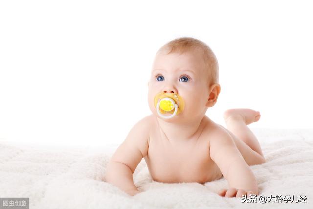 宝宝学翻身，你知道自家的宝宝是怎么翻身的？
