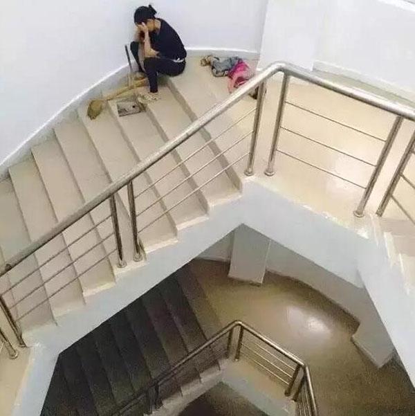 为什么我不愿意生二胎？4张人性图告诉你答案，这是一个人的战斗