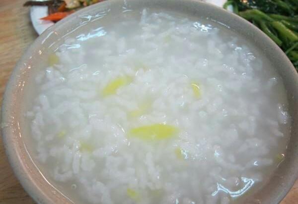 孕妇须知：剖腹产后饮食需要注意什么？与顺产不同，谨记这3点