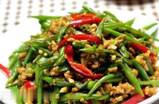 这菜含钙量高，夏天给孩子吃最合适，帮助孩子长高个