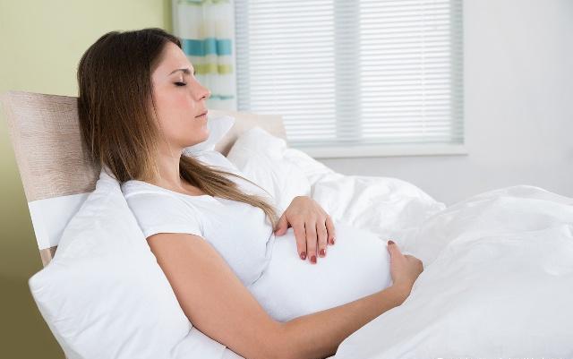 孕期睡觉时，若孕妇经常出现这3种症状，正常吗？别大意了