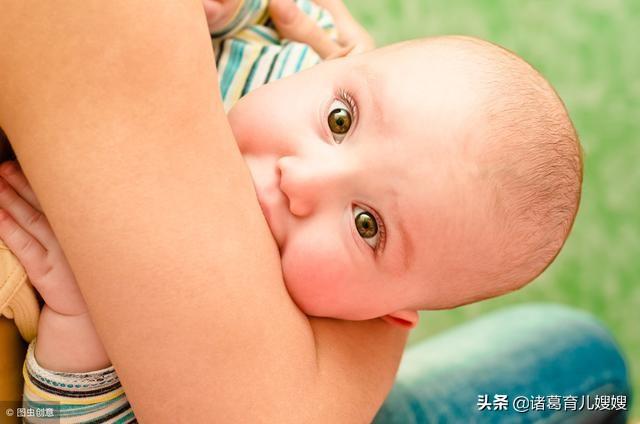 宝宝见什么就咬，真担心，口欲期的宝宝都有哪些正常表现呢？