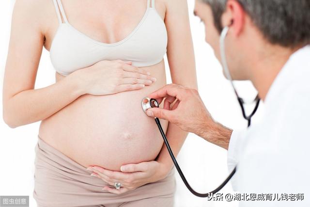 为什么有人三个月显怀，而有人八个月还不显，医生的解释扎心了