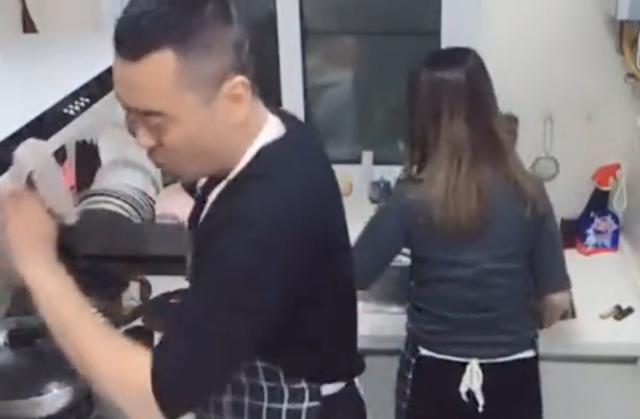 女儿实力坑爹，爸爸欲哭无泪，这个“小棉袄”有点漏风，得缝一缝