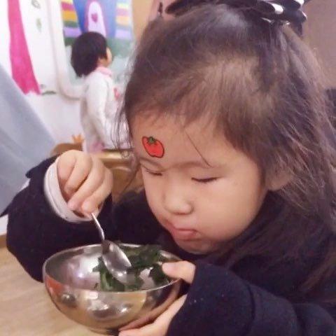 儿科医生拉进“黑名单”的3种食物，孩子吃了个矮发育慢，赶紧改