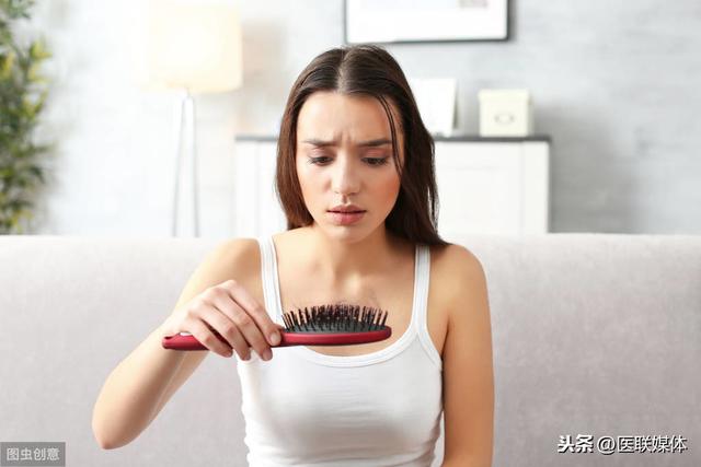 受到了产后脱发的困扰？不做好这3件事，或很难摆脱