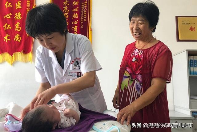 医生提醒父母：新生宝宝出生后6项体检至关重要，尽量一个都别少
