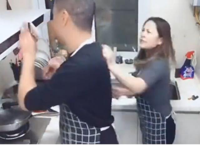 女儿实力坑爹，爸爸欲哭无泪，这个“小棉袄”有点漏风，得缝一缝