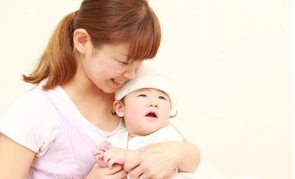 早生孩子和晚生孩子的女人，人生真的不一样，差别都在生活状态上