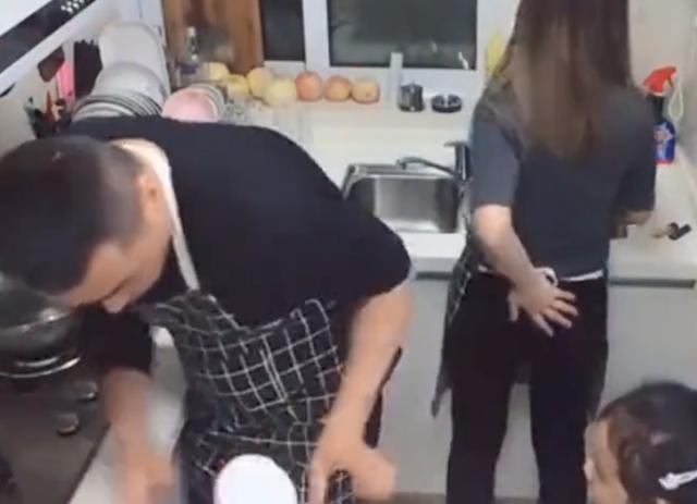 女儿实力坑爹，爸爸欲哭无泪，这个“小棉袄”有点漏风，得缝一缝