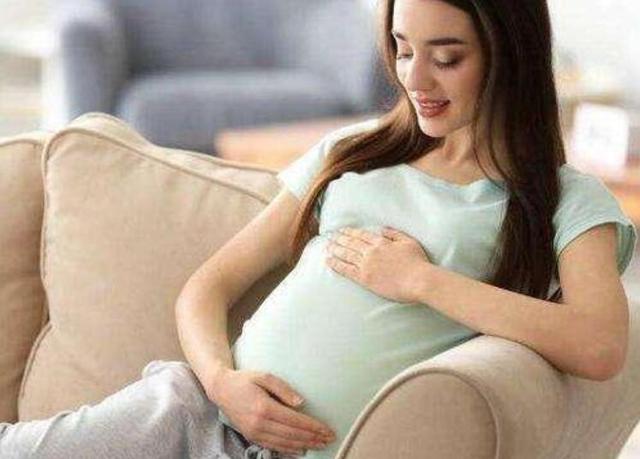 怀孕后，女性身体有两个部位需求会很强烈，医生建议：最好别忍