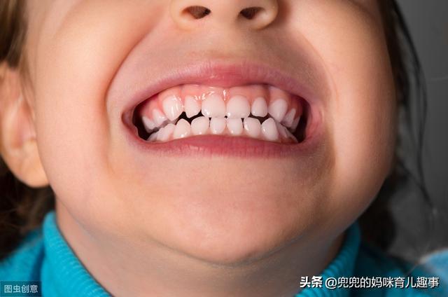 孩子到了这个年纪别再用奶瓶！儿科医生：吸管杯的这些好处别忽视