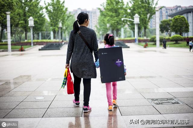 “没钱就别生孩子”，这条养娃鄙视链苦了多少父母，你怎么看？