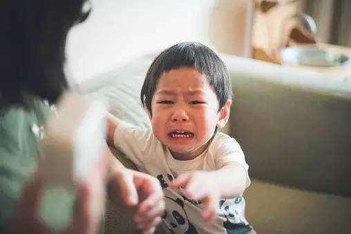 一句话毁掉一个孩子，家长经常还对娃说，明明3个方法就能解决