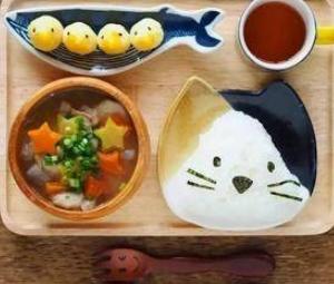 为了让儿子多吃米饭，这位日本妈妈也是拼尽才华做饭