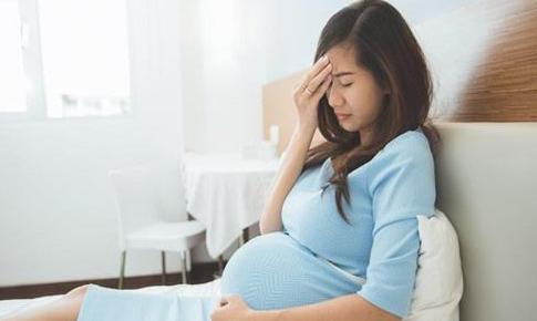 女子怀孕24周发烧不敢用药，致使多器官功能损害，胎儿也险丧命
