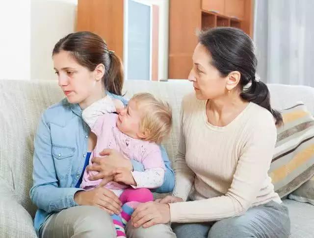 为啥越来越多宝妈更愿意姥姥带孩子？这3个原因，说到心坎里了