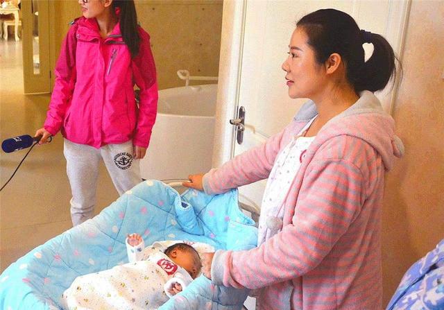 女子刚生完孩子，月子期间却再怀孕：产后恢复并非“安全期”