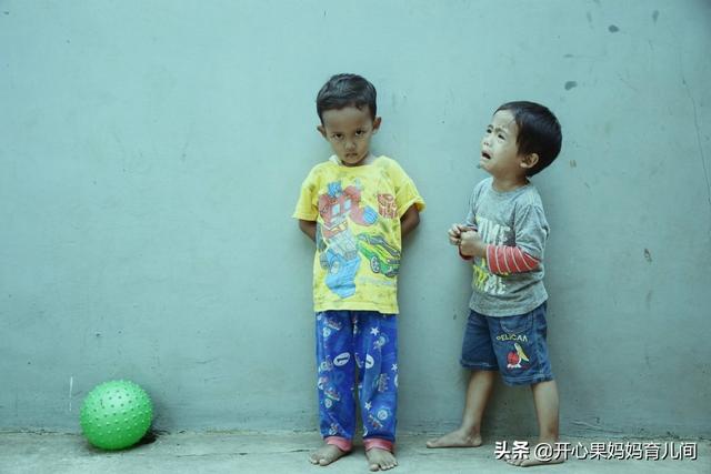 孩子总爱哭闹，妈妈还在说&quot;乖，不哭&quot;？这几招可让孩子尽快冷静
