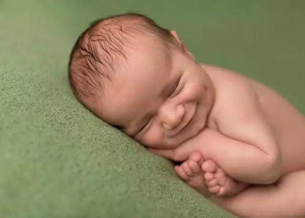 宝妈生完孩子四个月后，发现自己又怀孕1个月，医生：太不负责任