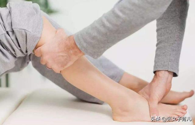 孕期腿抽筋是缺钙？盲目补钙只能是无用功，这3个原因也不可忽视
