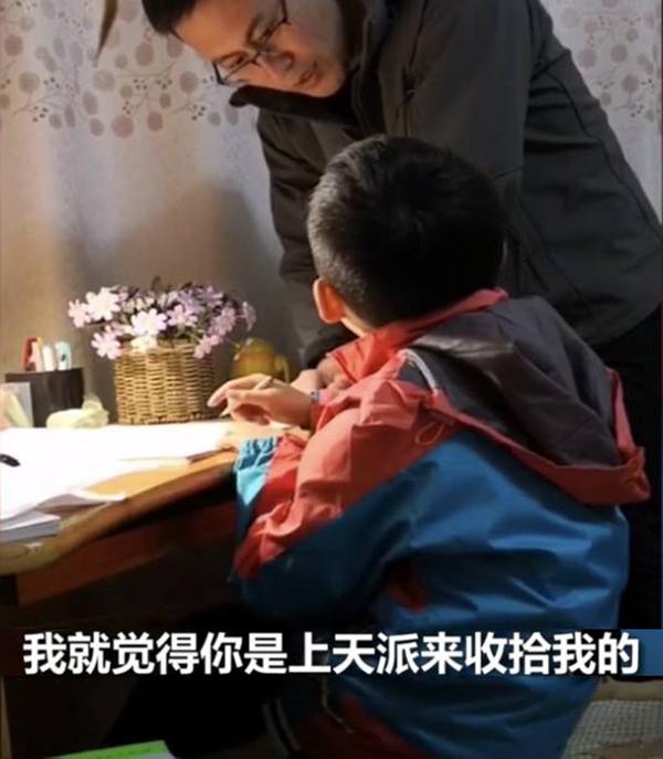 爸爸用“狮吼功”催孩子写作业，吼声太大吓得邻居报警，网友笑翻