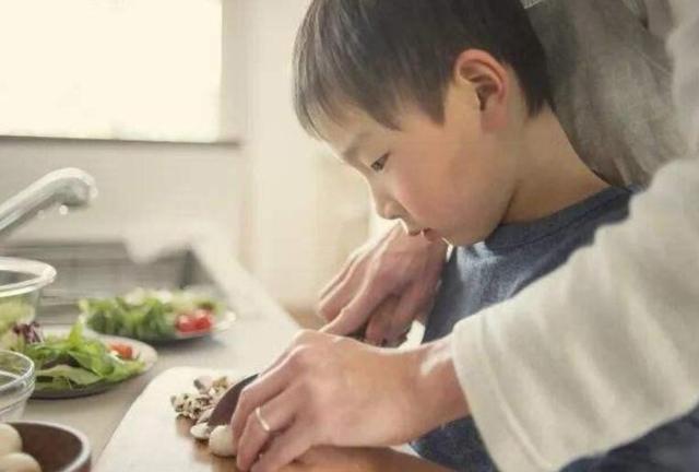 会做家务的小孩，和不会做家务的小孩，二十年之后相比有大区别