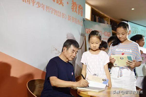周国平：中国家长的焦虑是孩子最沉重的负担，压制孩子成长